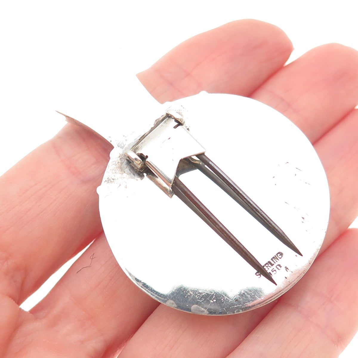 950 Silver Antique Art Deco Engraved Floral Flask Oxidized Collar / Fur Clip