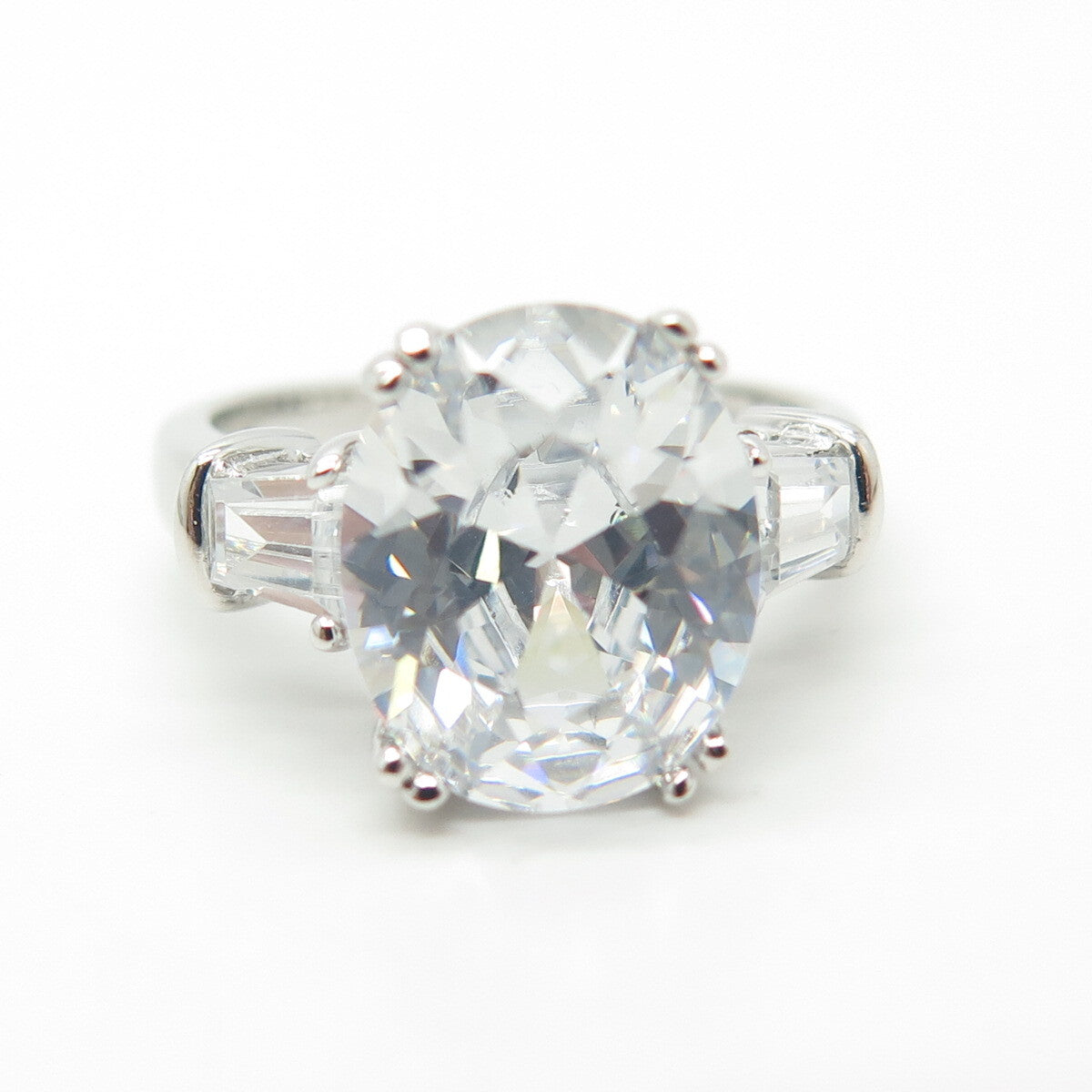 925 Sterling Silver Oval-Cut Shaped C Z Engagement Ring Size 5