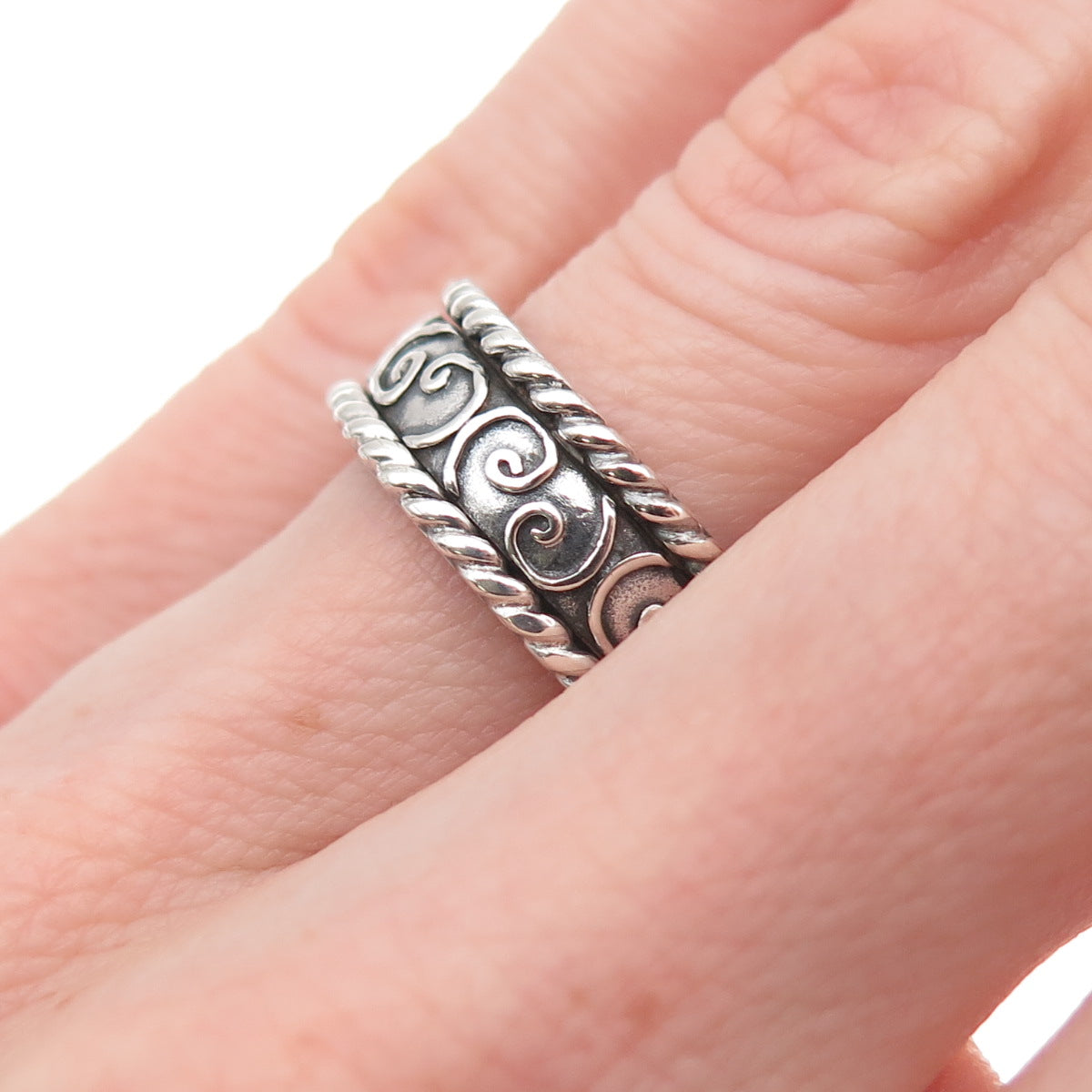Geo Art 925 Sterling Vintage Celtic Spiral Oxidized Rotating Band Size Ring 6.5