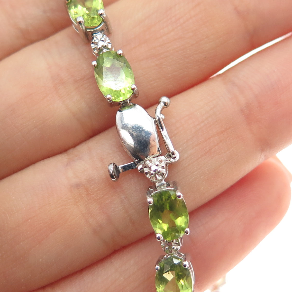 HENG NGAI 925 Sterling Silver Real Diamond Accent & Peridot Bracelet 7.25"