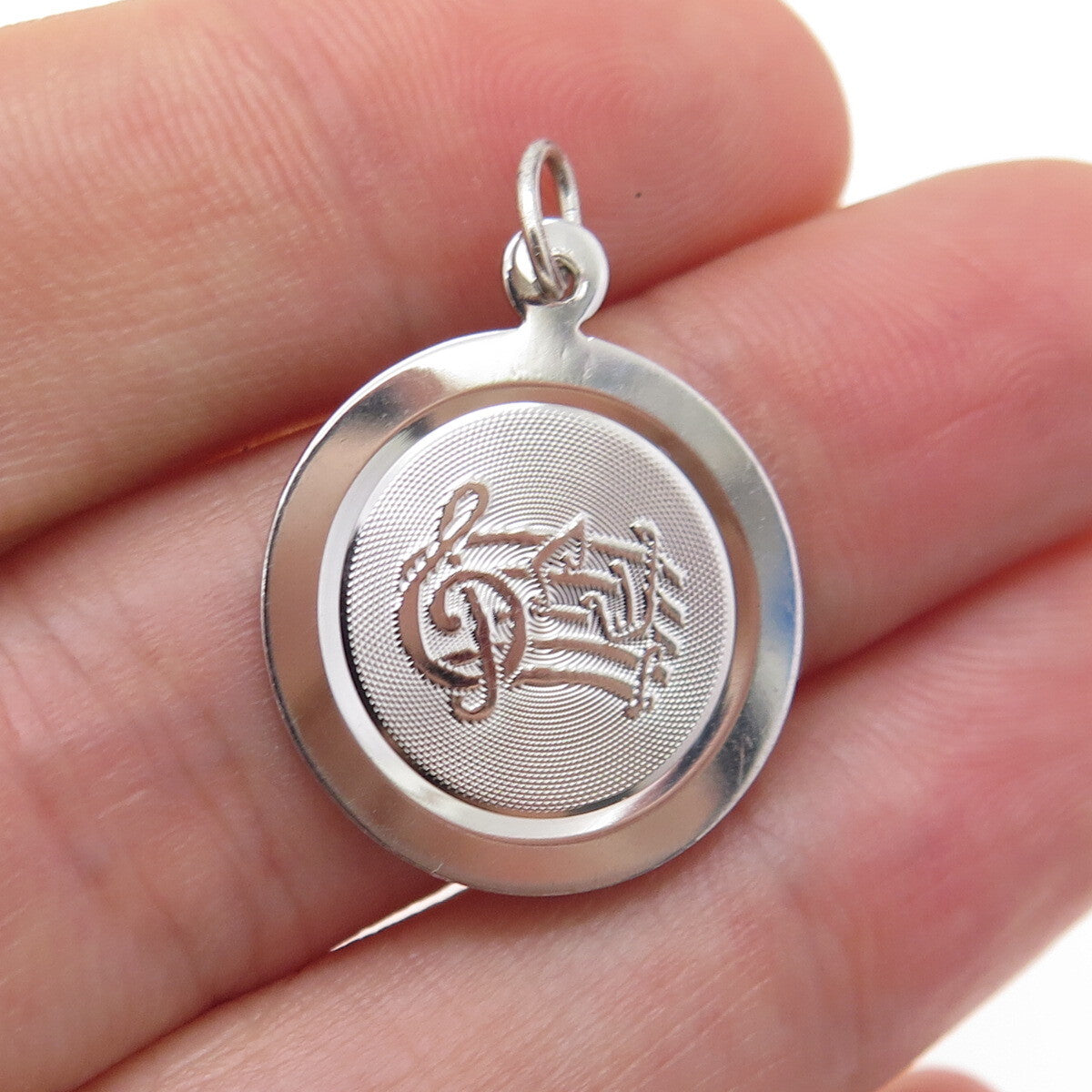 TOWN & COUNTRY 925 Sterling Silver Vintage Treble Clef & Musical Notes Pendant