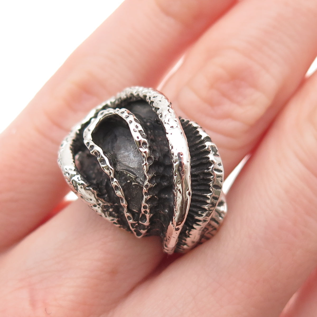 925 Sterling Silver Vintage Modernist Oxidized Ring Size 5