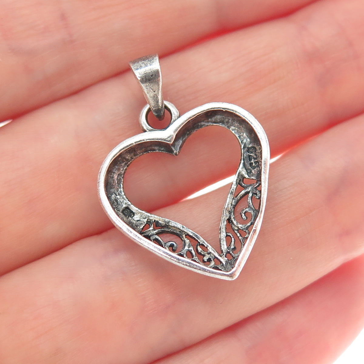 925 Sterling Silver Vintage Ornate Heart Oxidized Charm Pendant