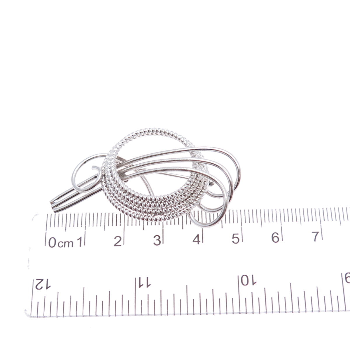 WELLS 925 Sterling Silver Vintage Twisted Circle Floral Pin Brooch