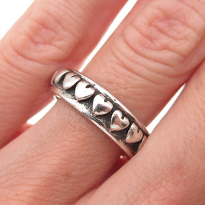 925 Sterling Silver Vintage Eternity Hearts Oxidized Band Ring Size 5.75