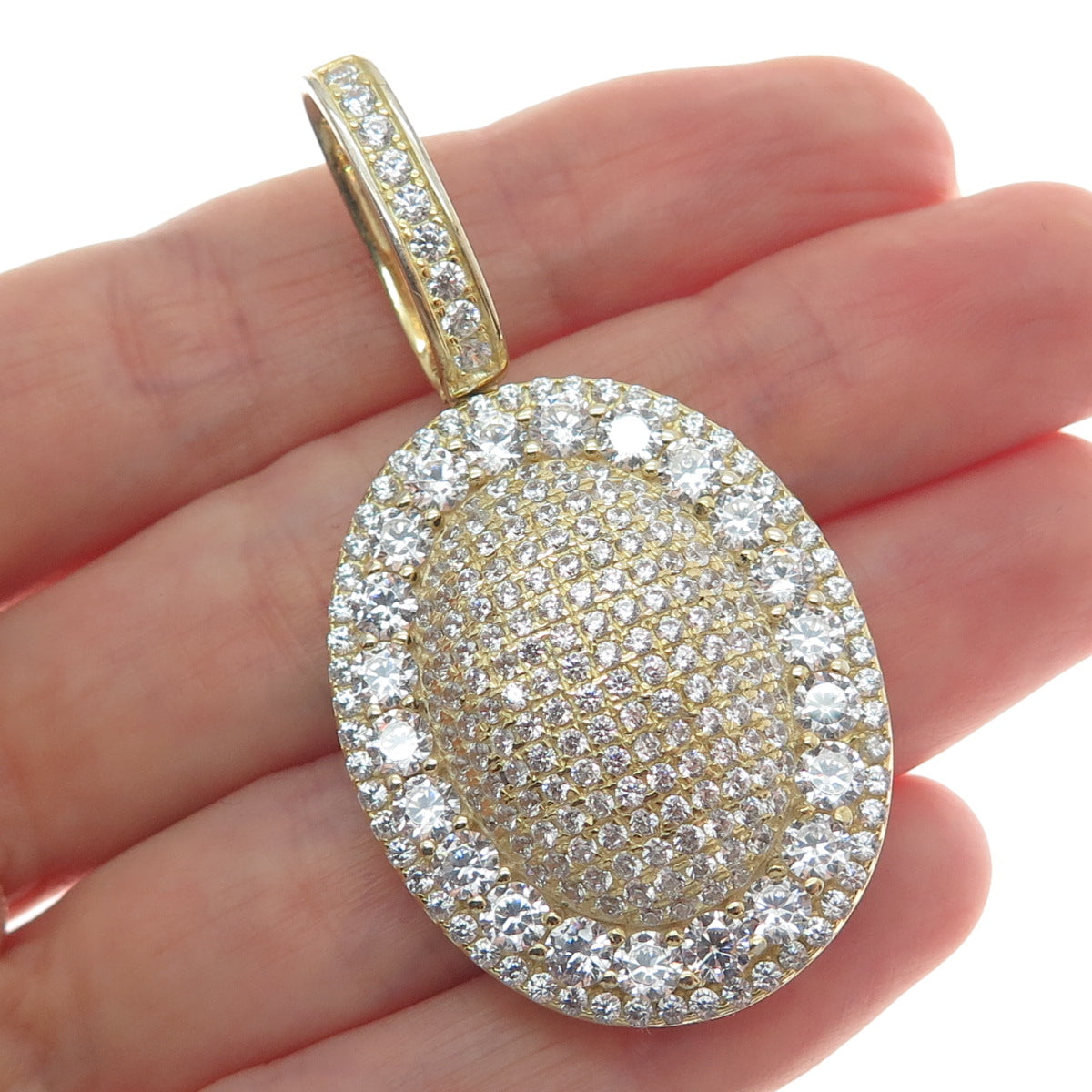 DESIGNS BY YAGI 925 Sterling Gold Plated Round-Cut Shaped C Z Sparkle Pendant