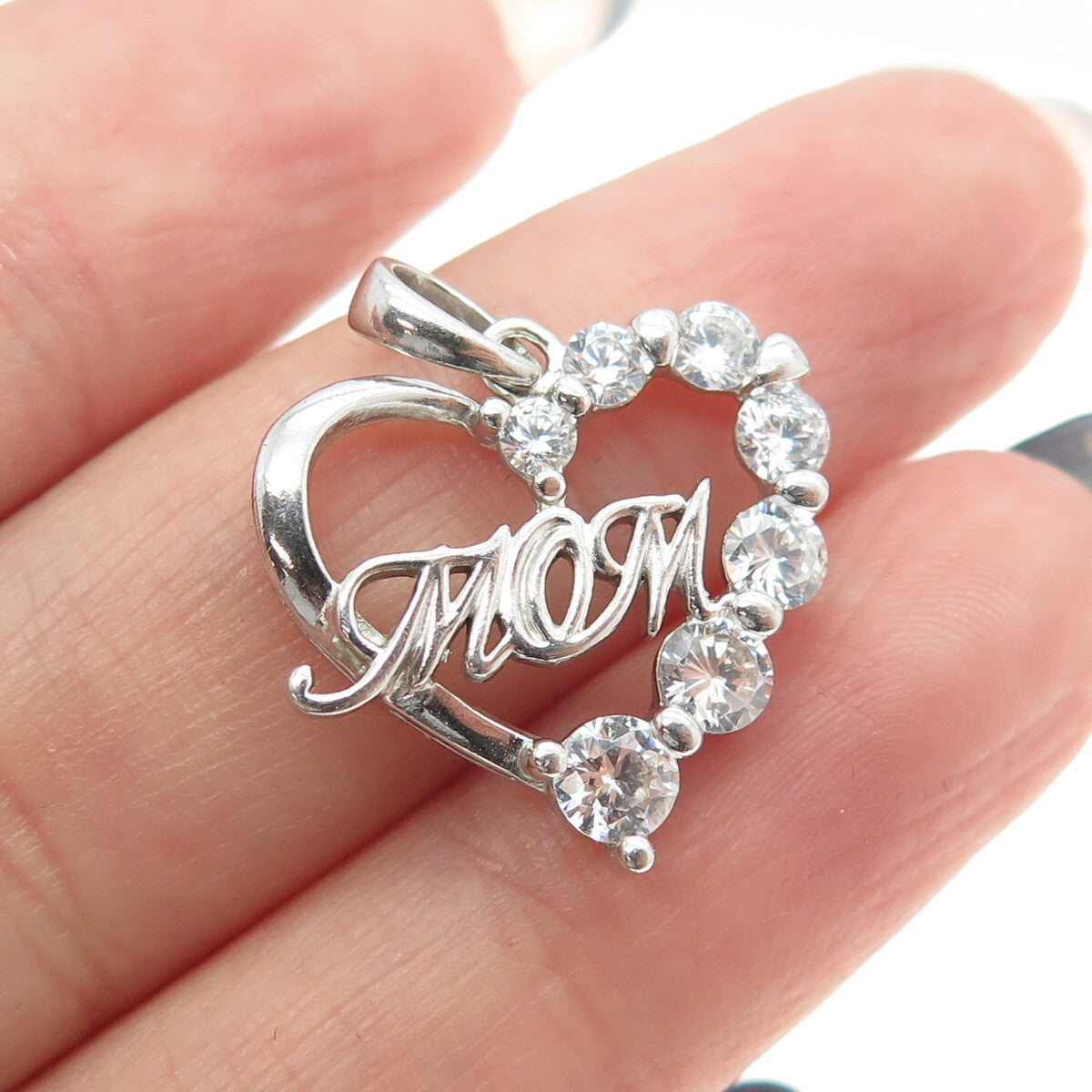 925 Sterling Silver Graduated Round-Cut C Z "MOM" Heart Pendant