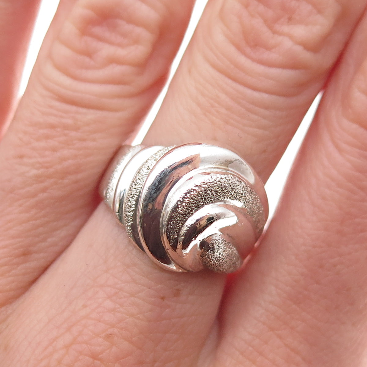 925 Sterling Silver Vintage Modernist Wave Oxidized Ring Size 8
