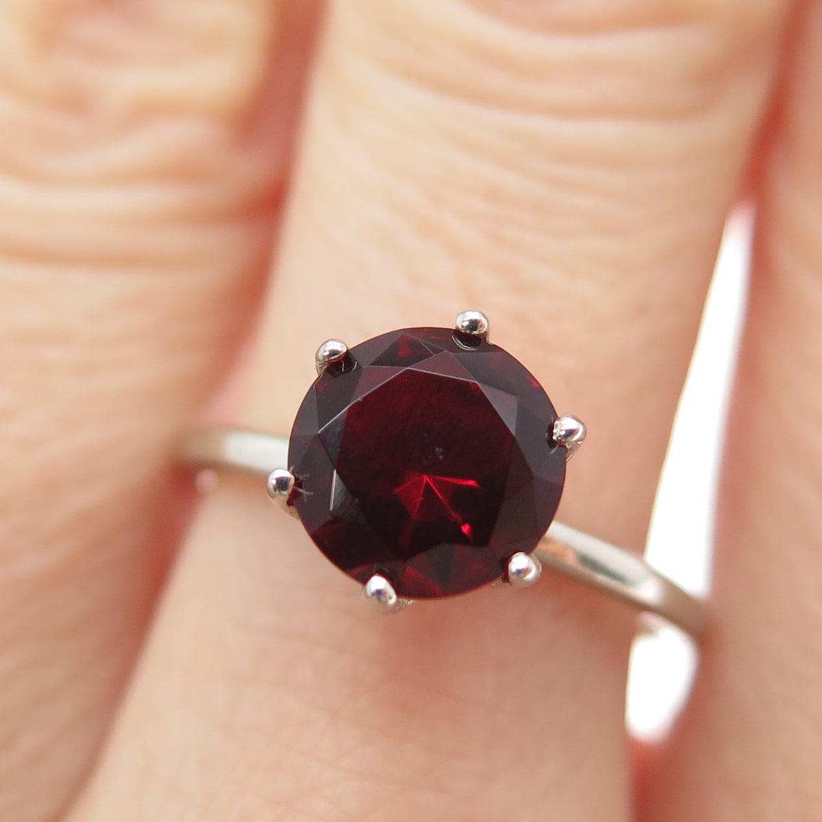 DAZZLERS 925 Sterling Silver Round-Cut Nano Red Garnet Ring Size 7