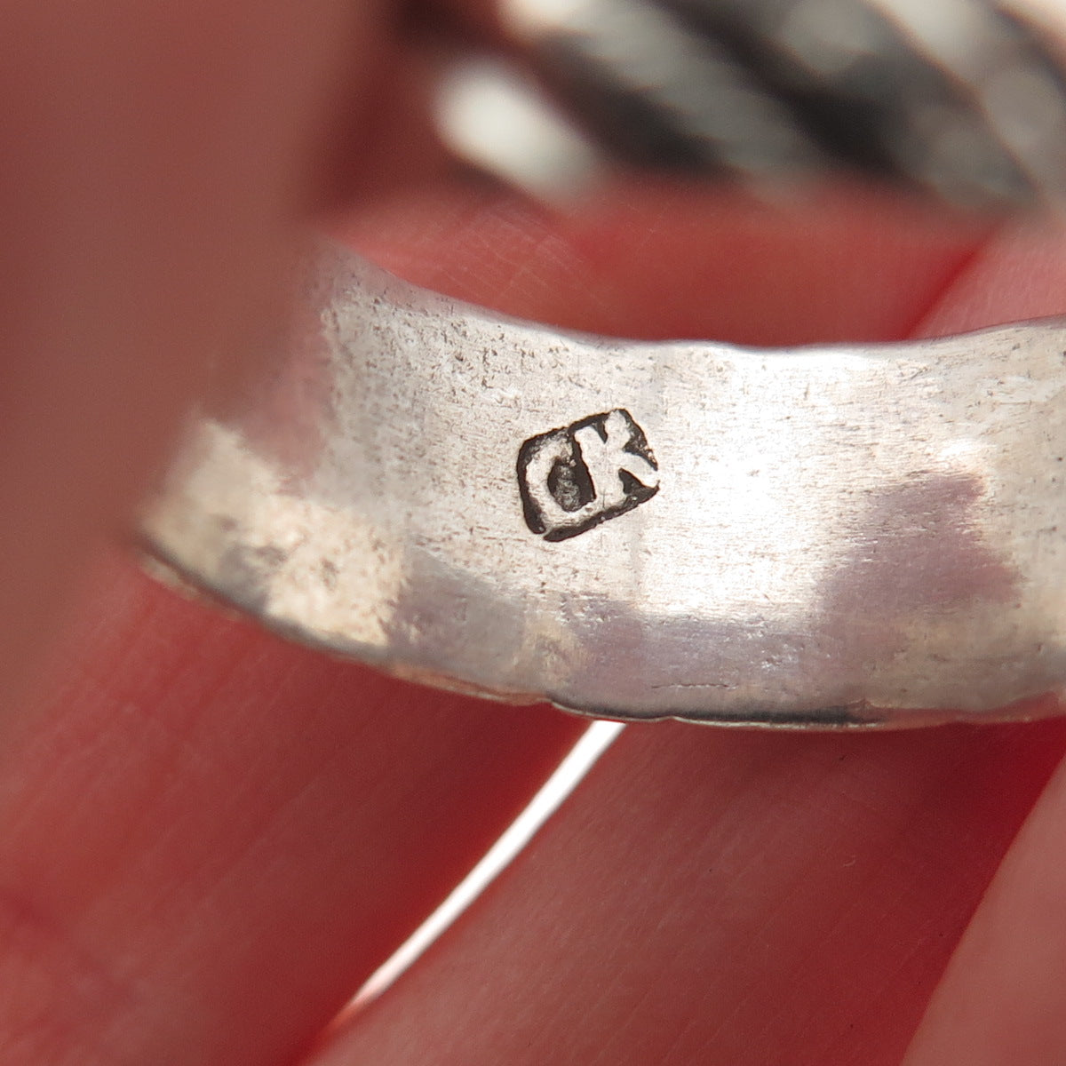 925 Sterling Silver Vintage Modernist Ribbed Oxidized Band Ring Size 13.5