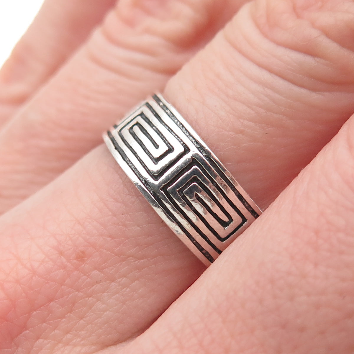 925 Sterling Silver Vintage Greek Maze Oxidized Band Ring Size 6.75