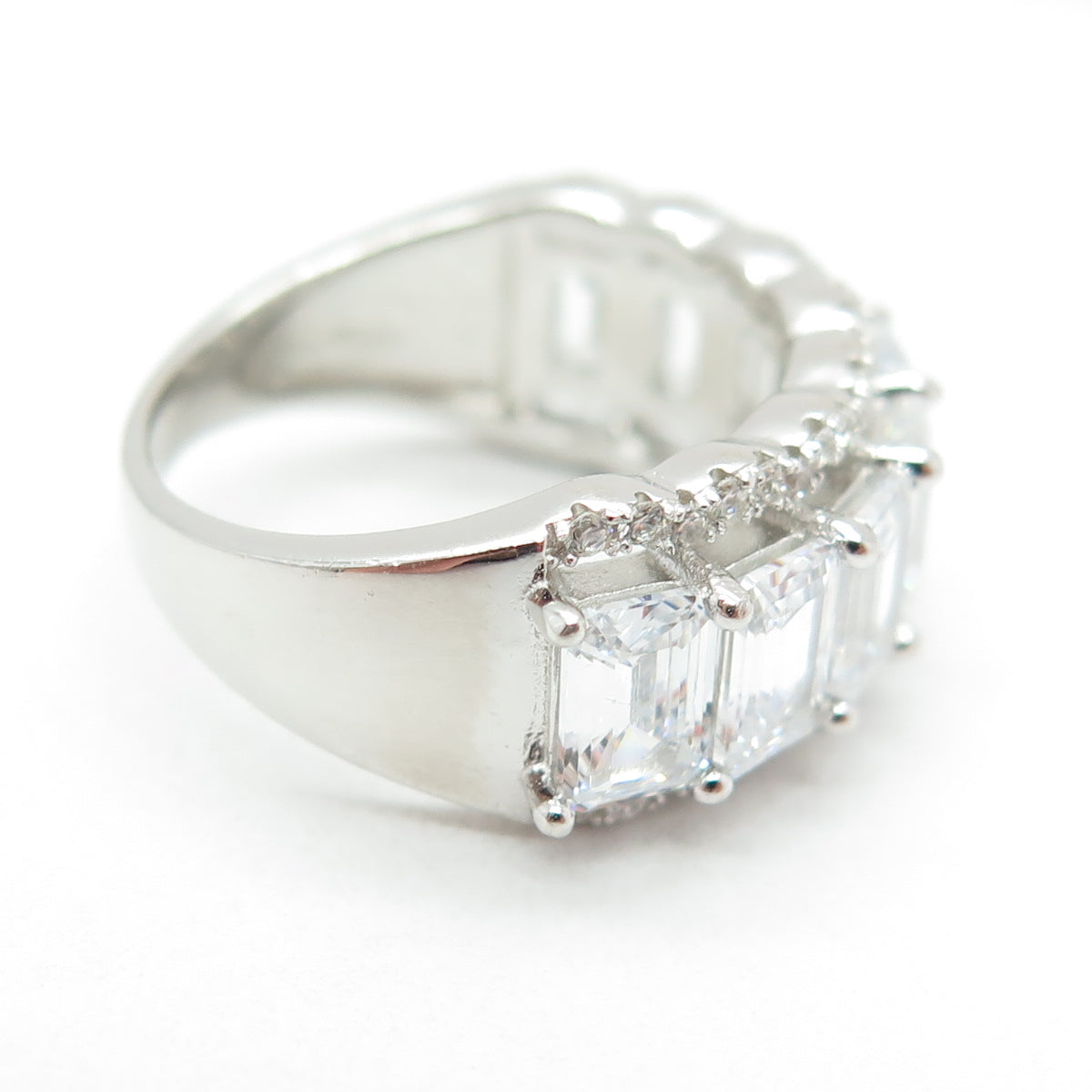 925 Sterling Silver Emerald & Round-Cut C Z Promise Ring Size 7