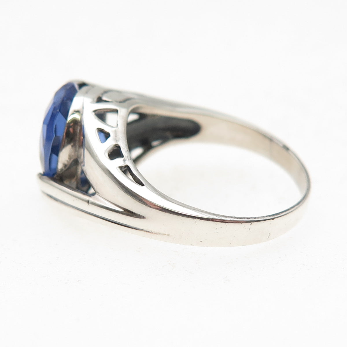 925 Sterling Silver Oval-Cut Blue C Z Modernist Bypass Ring Size 7
