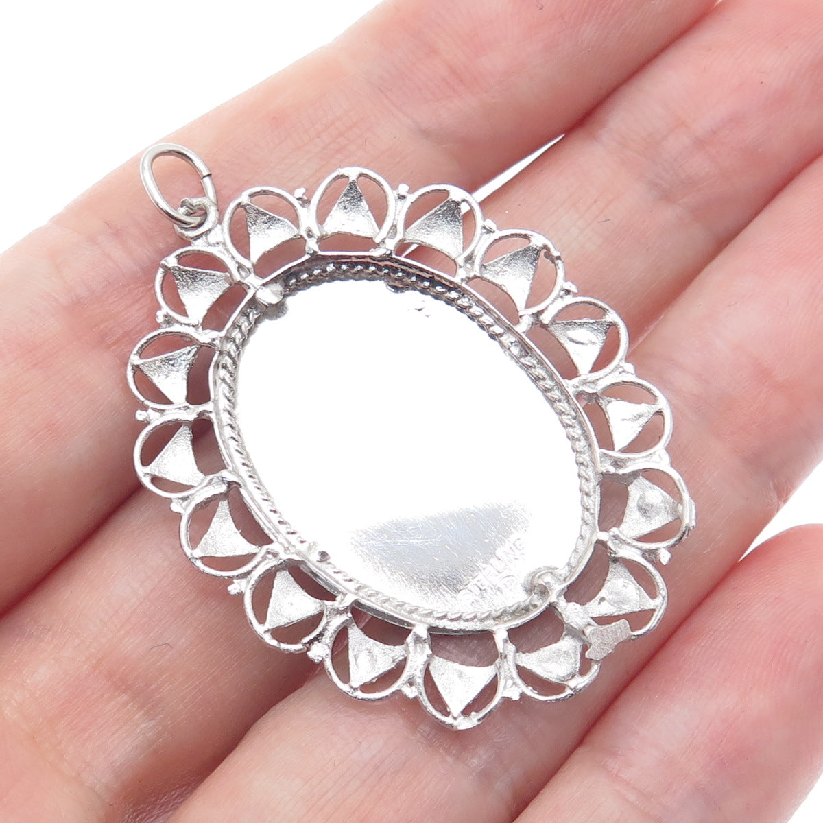 ART'S ELEGANCE 925 Sterling Silver Vintage Prayer Hands Religious Charm Pendant