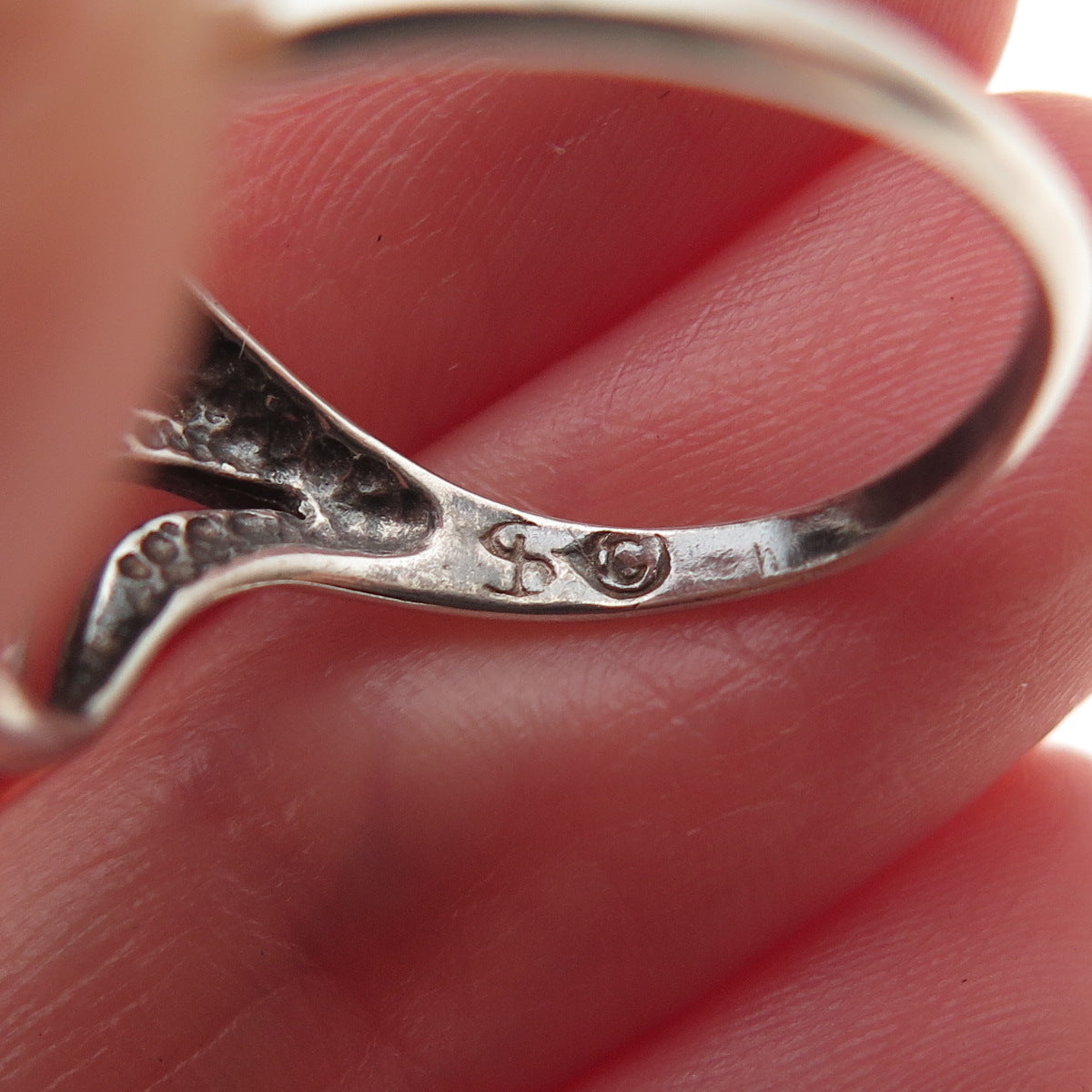 Shube 925 Sterling Silver Vintage Modernist Oxidized Ring Size 7.75