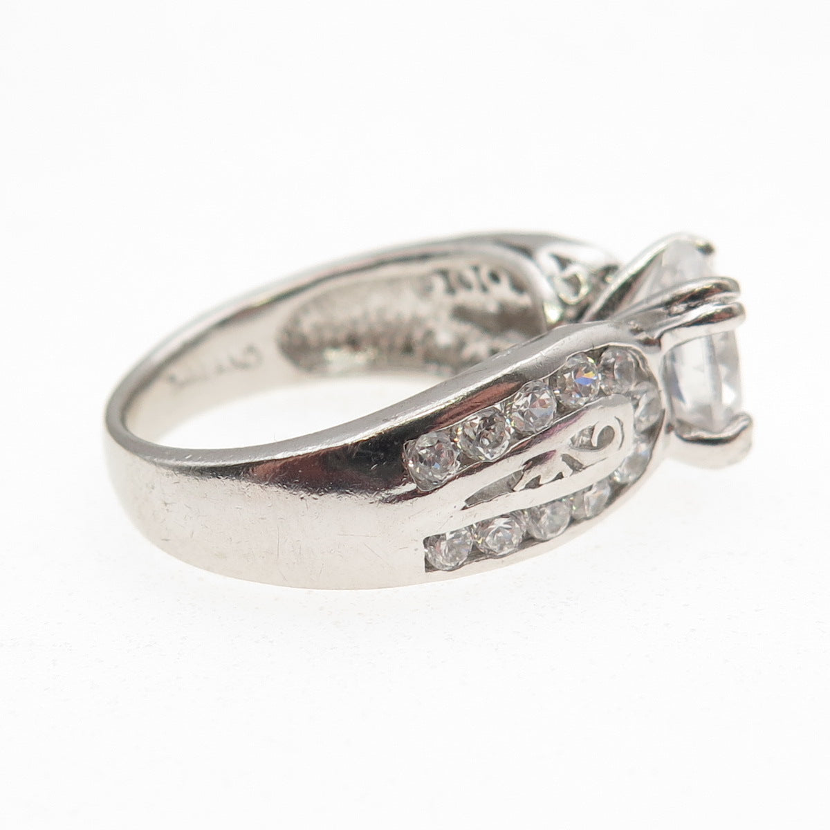 Chapal Zenray 925 Sterling Silver Oval & Round-Cut C Z Engagement Ring Size 6.5