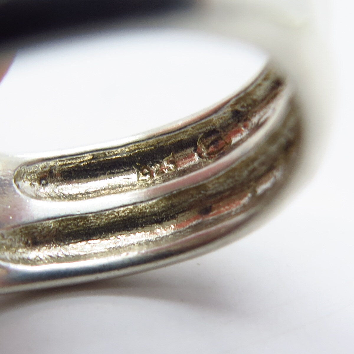 925 Sterling Silver Vintage V-Style Ring Size 7