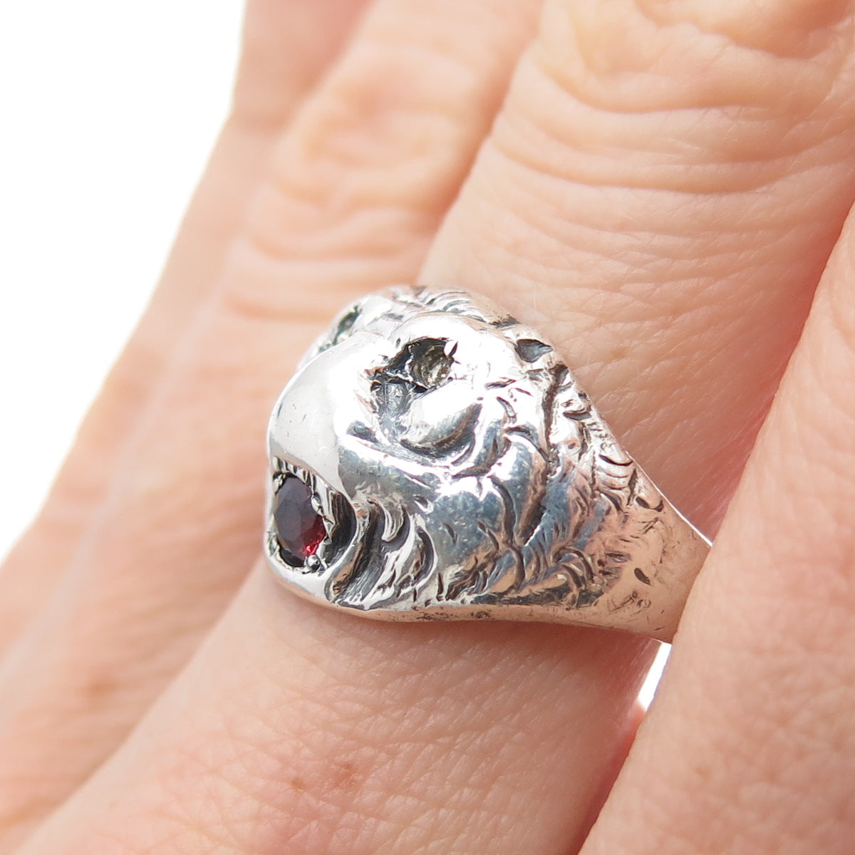925 Sterling Silver Vintage Real Red Garnet Tiger Ring Size 8 (missing 2 stones)