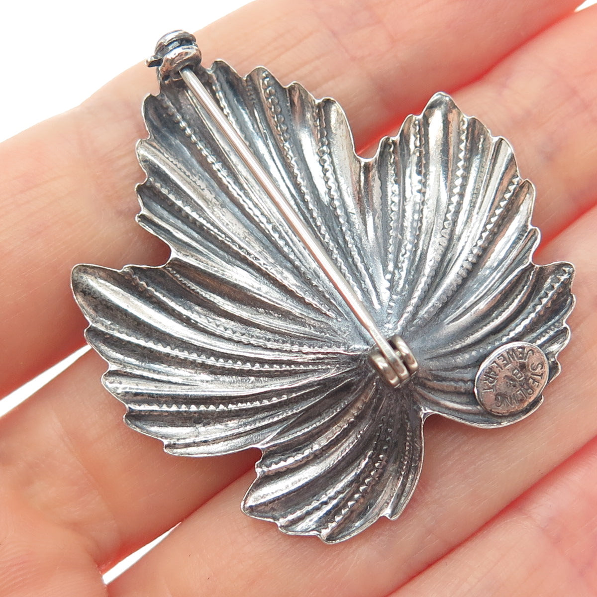 JEWELART 925 Sterling Silver Vintage Maple Leaf Oxidized Pin Brooch