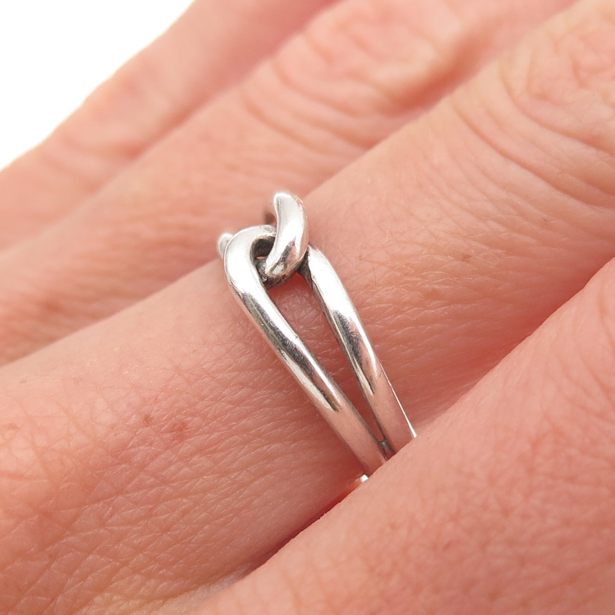 925 Sterling Silver Vintage Interlocked Infinity Knot Oxidized Ring Size 6.25