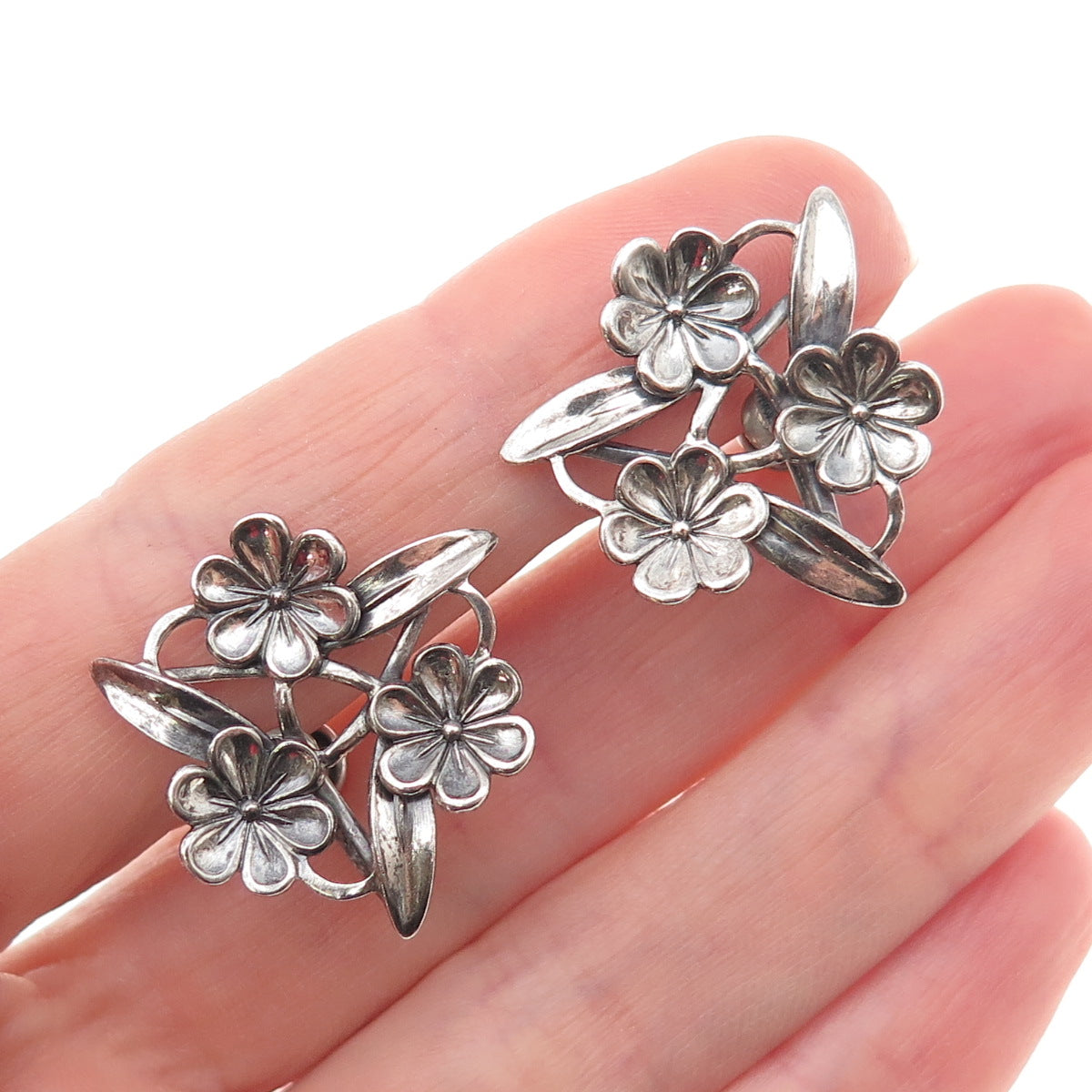 BEAU 925 Sterling Silver Antique Art Deco Flower Oxidized Screw Back Earrings