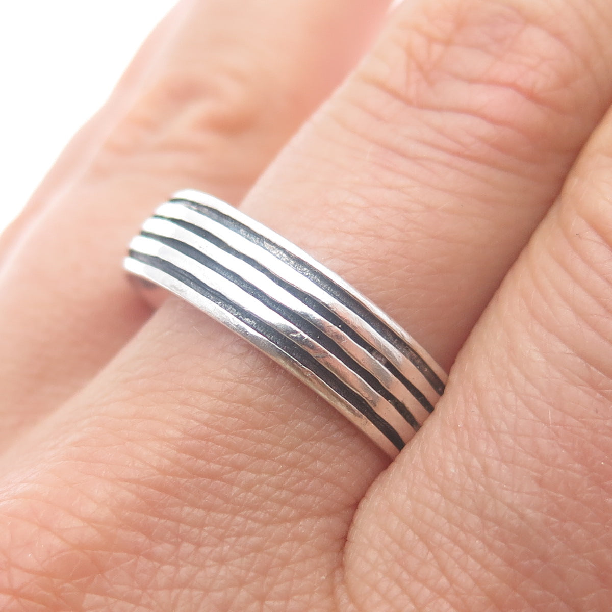 925 Sterling Silver Vintage Lined Oxidized Band Ring Size 14