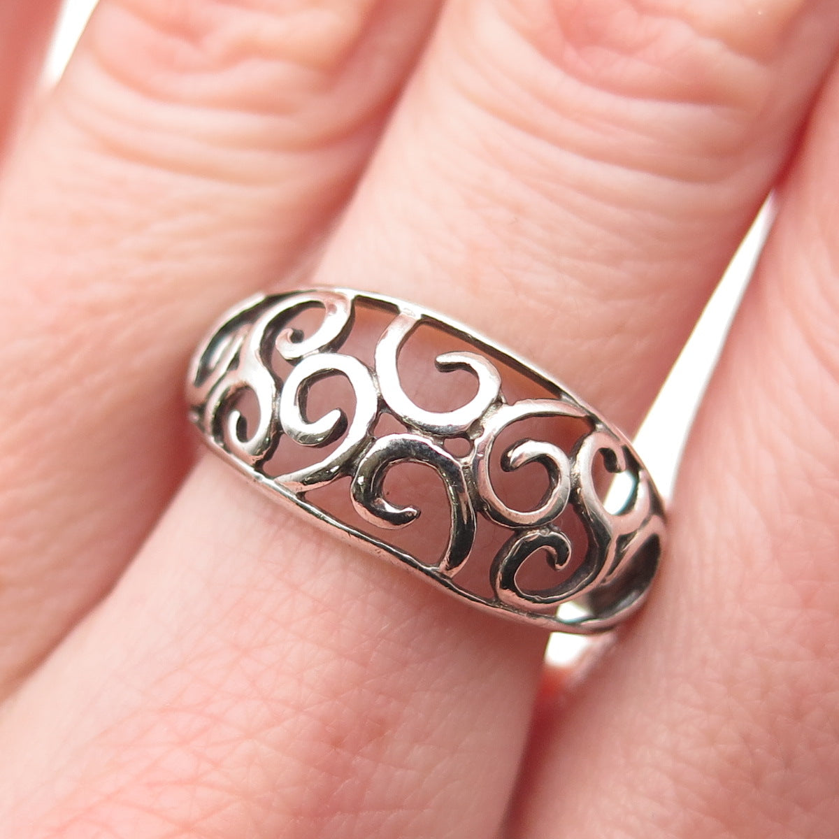 Nevada 925 Sterling Silver Vintage Swirl Dome Ring Size 8.25