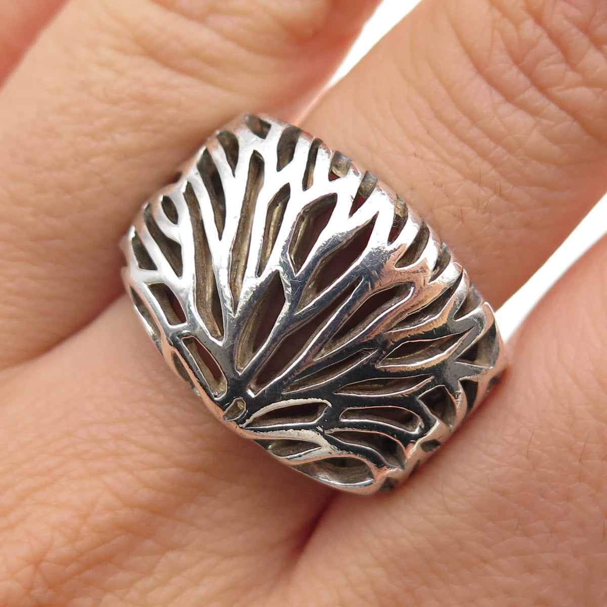 925 Sterling Silver Vintage Modernist Tree of Life Oxidized Ring Size 8