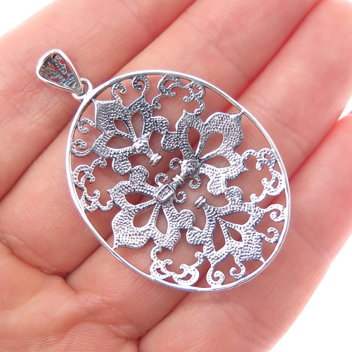 925 Sterling Silver Vintage Floral Oxidized Pendant