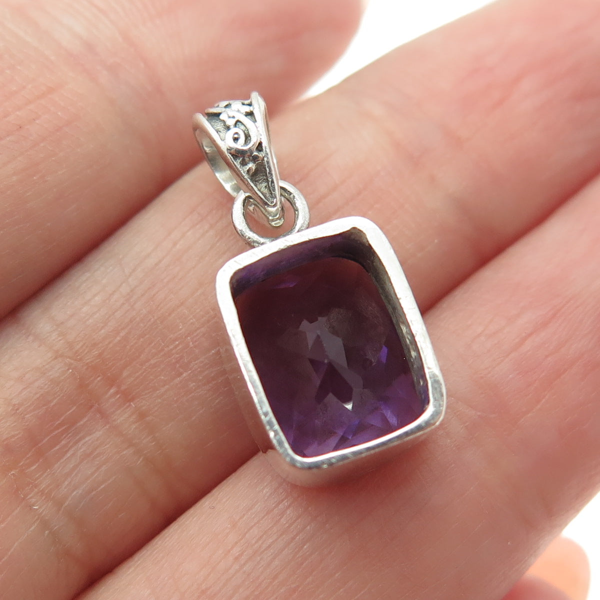 925 Sterling Silver Vintage Real Amethyst Gemstone Minimalist Pendant