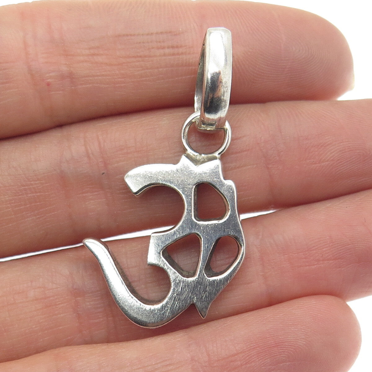 925 Sterling Silver Vintage Om Mantra Charm Pendant