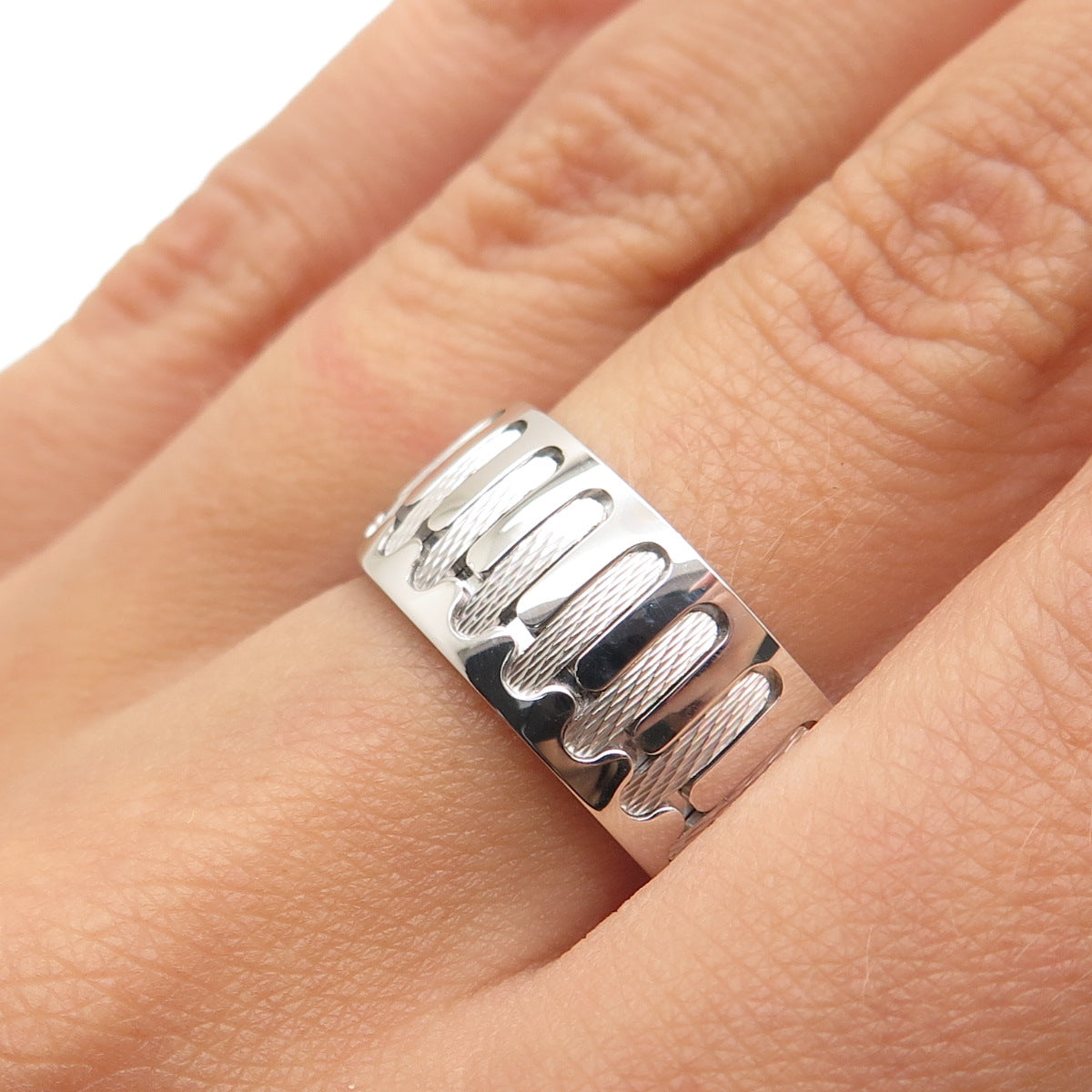 NEOS 925 Sterling Silver Textured Sewing Stitches Band Ring Size 8.25