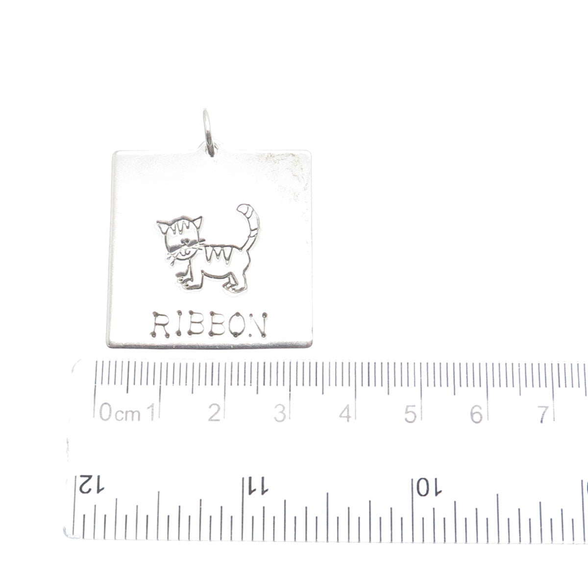 LUCY ANN ELEMENTS 925 Sterling Silver Vintage USA Ribbon Kitty Tag Pendant
