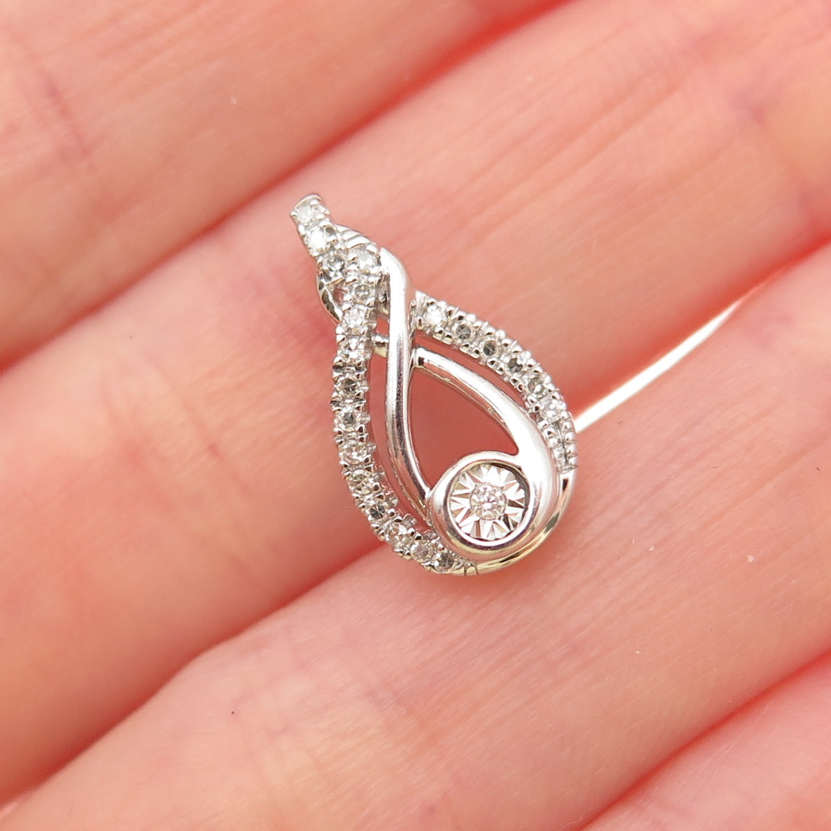 Jane Seymour 925 Sterling Silver Real Diamond Inter Woven Mini Charm Pendant