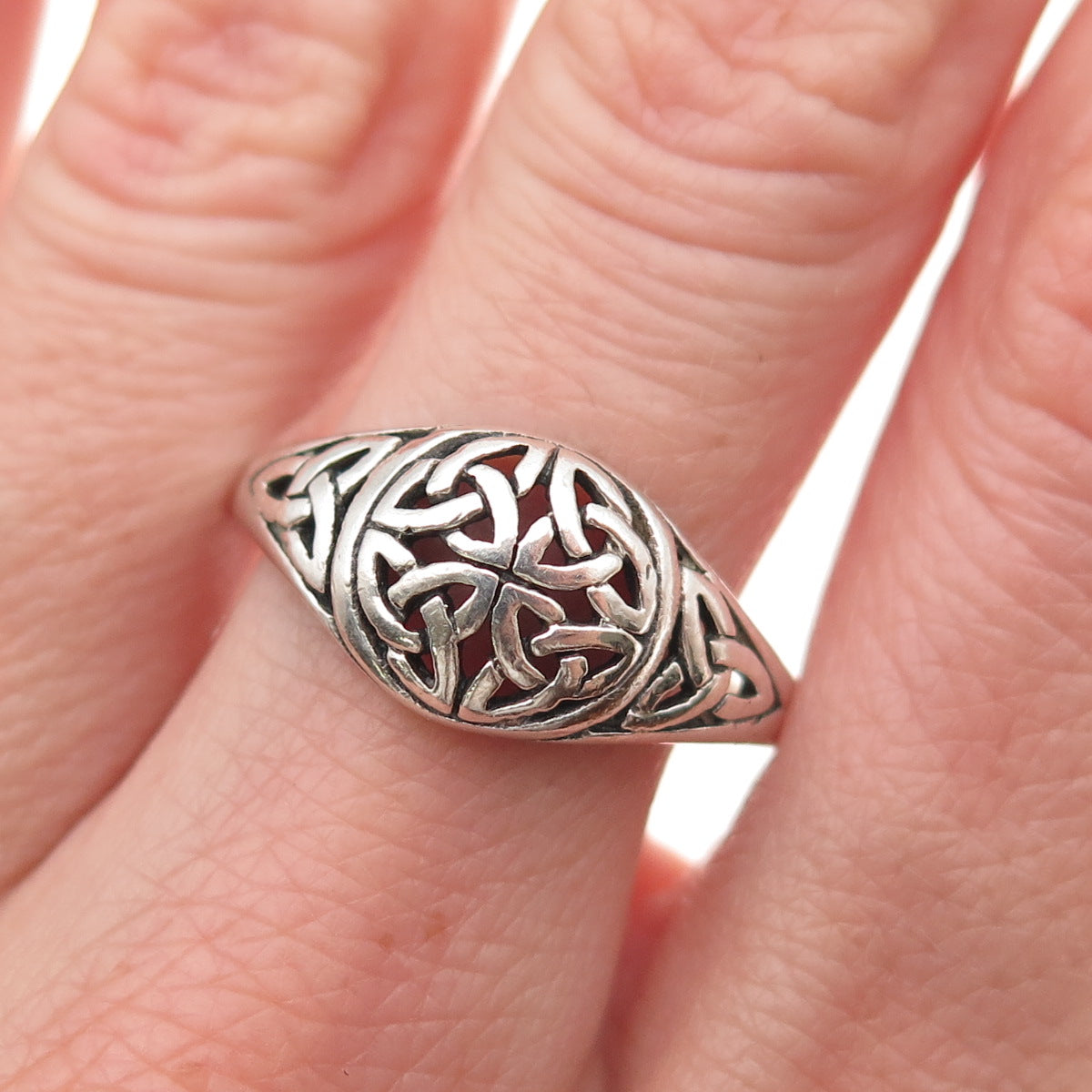 925 Sterling Silver Vintage Celtic Trinity Knot Oxidized Ring Size 10.25