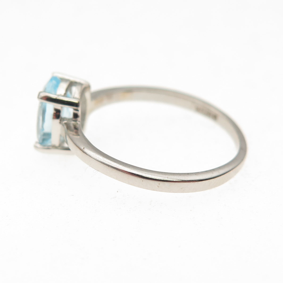 DAZZLERS 925 Sterling Silver Real Oval-Cut Blue Topaz Ring Size 6