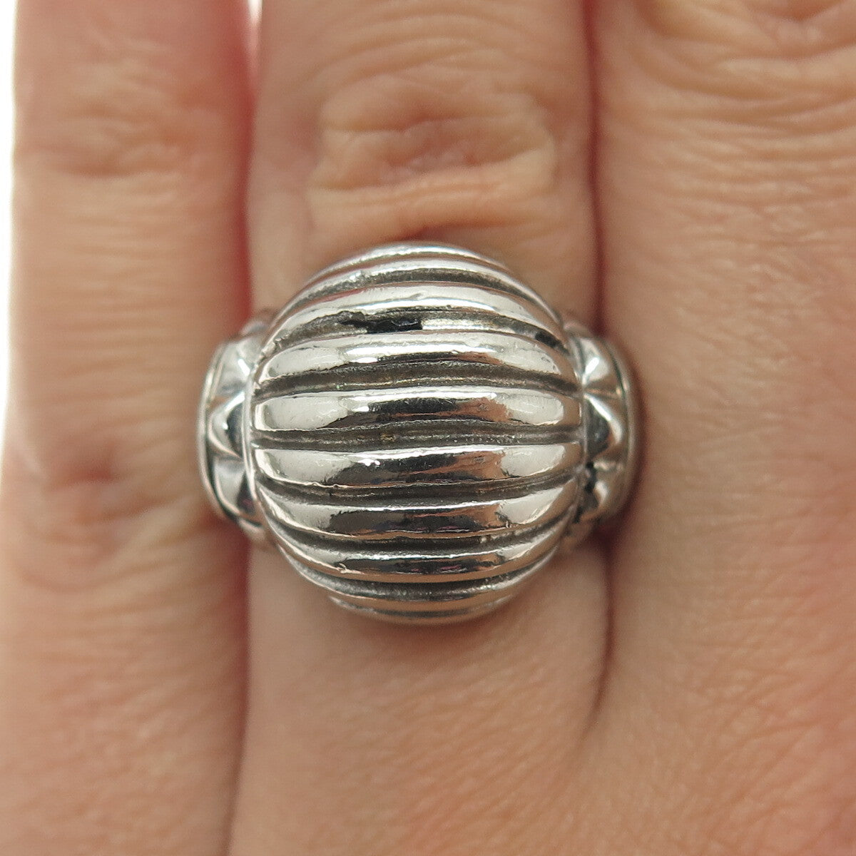 925 Sterling Silver Vintage Ribbed Domed Ring Size 6.25