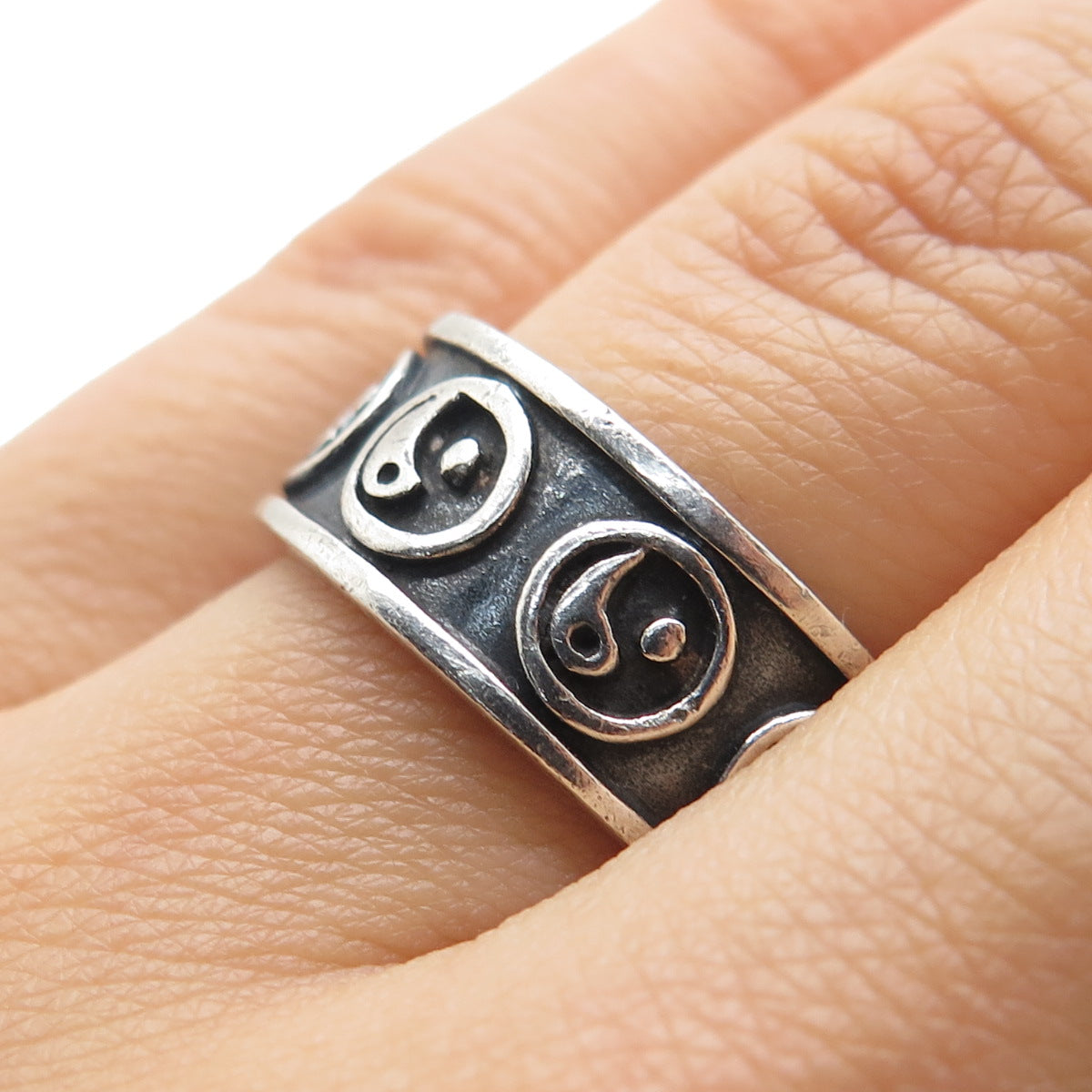 925 Sterling Silver Vintage Yin Yang Oxidized Band Ring Size 8