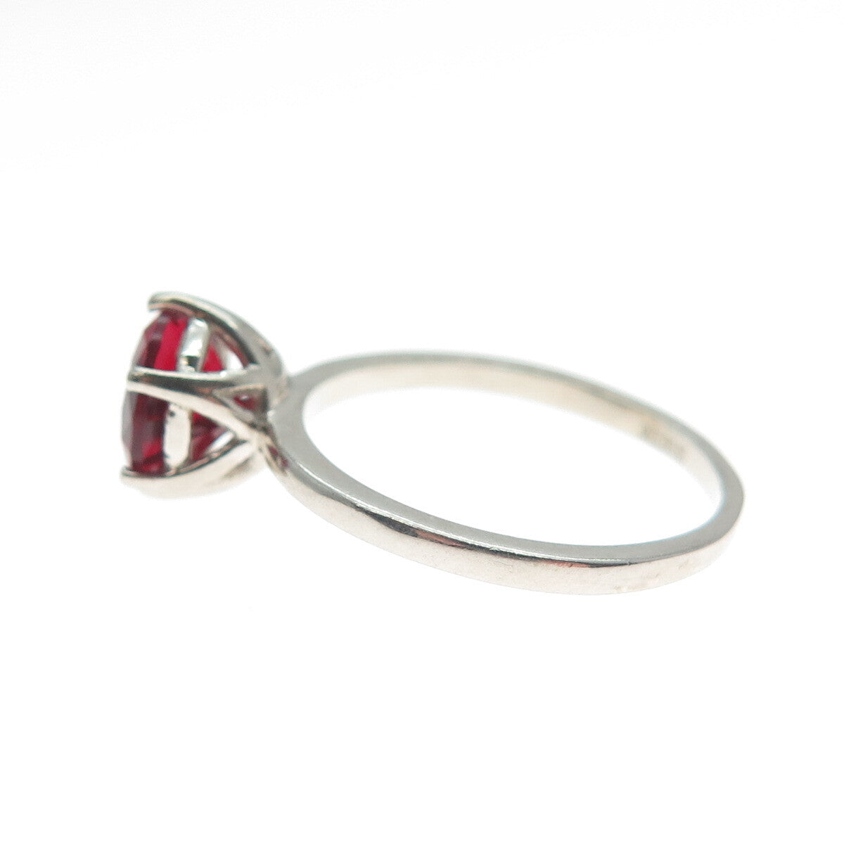DAZZLERS 925 Sterling Silver Round-Cut Nano Red Garnet Ring Size 6.25