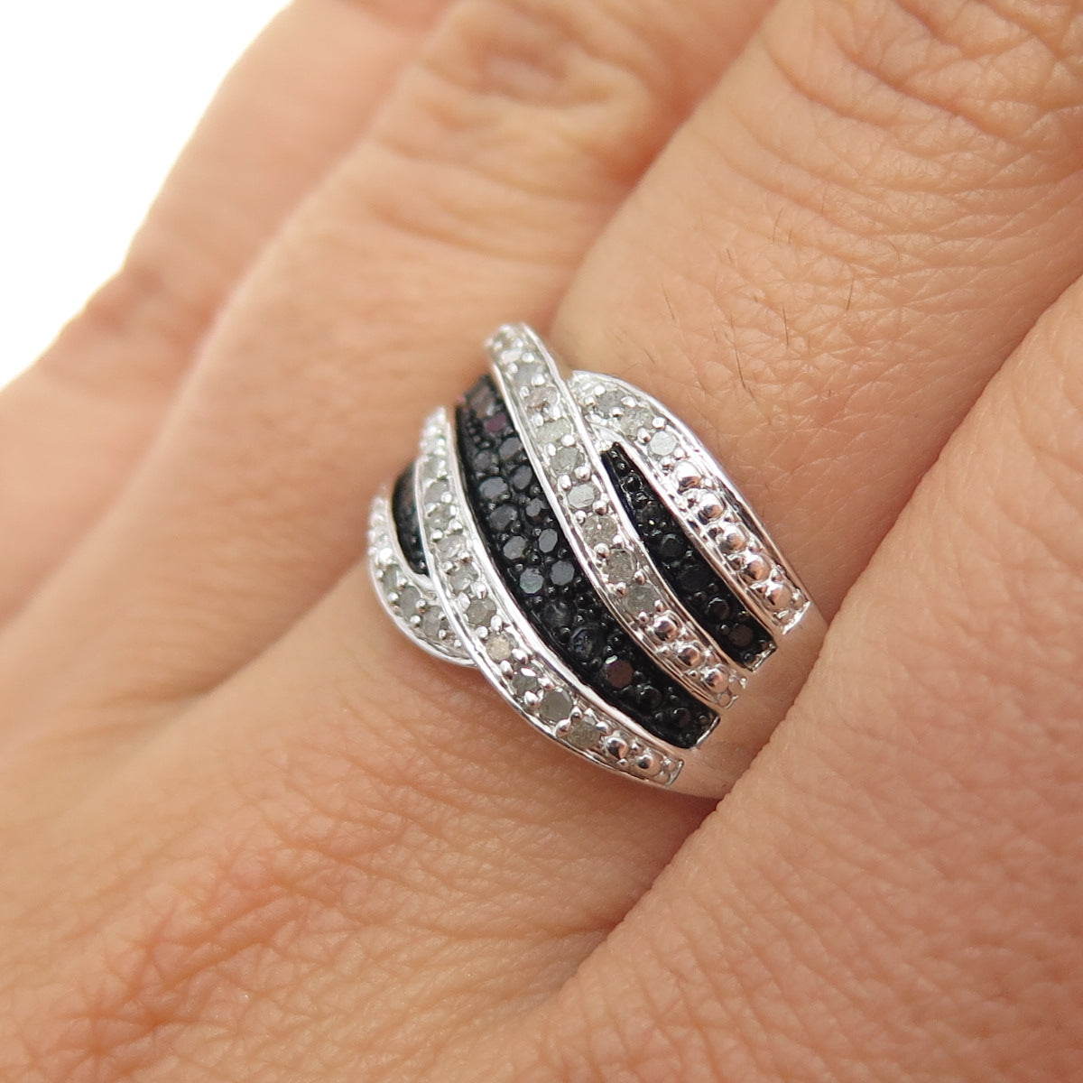 925 Sterling Silver Real Round-Cut Black & White Diamond Ring Size 7