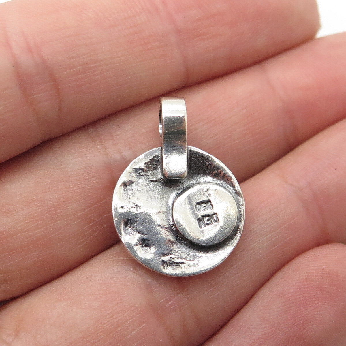 DEN 950 Silver Vintage Real Pearl Textured Pendant