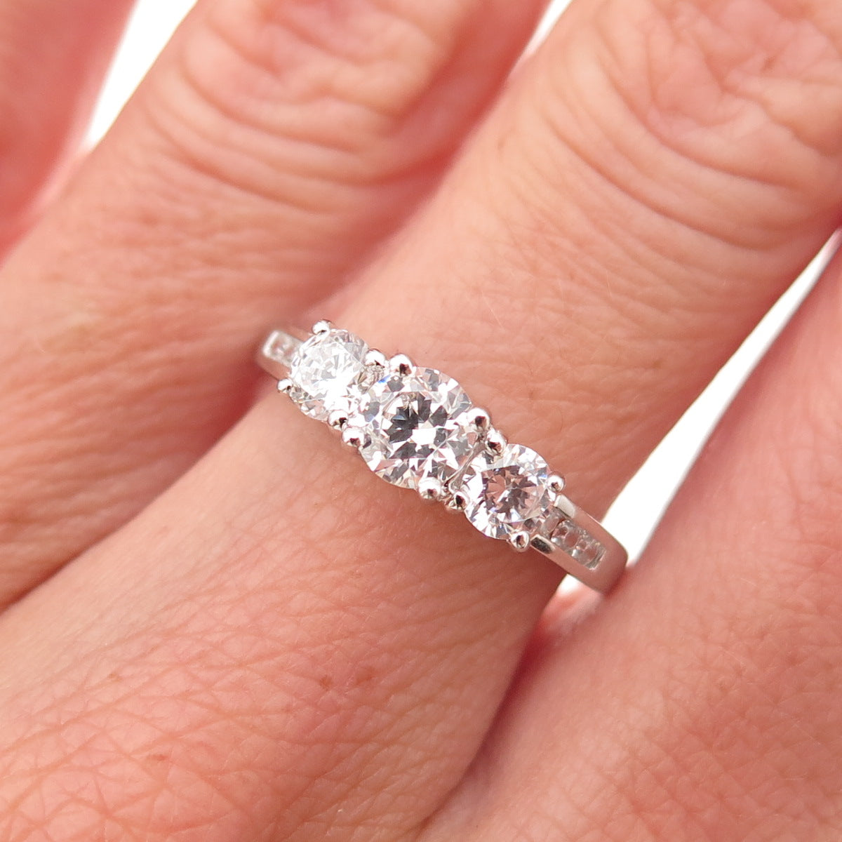 925 Sterling Silver Round-Cut C Z Engagement Ring Size 7