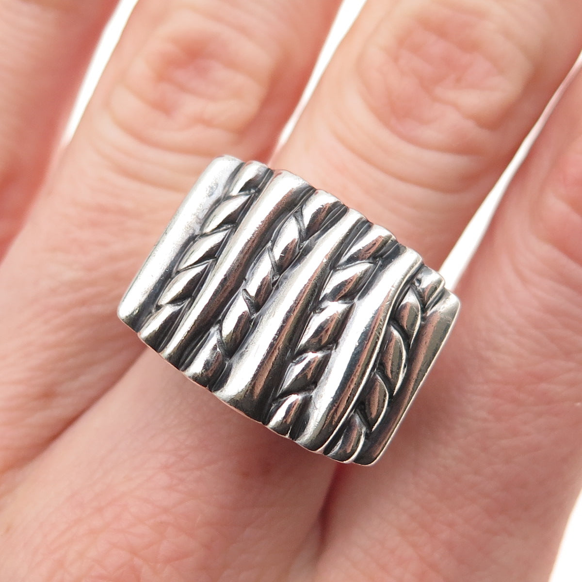 Chapal Zenray Sterling Silver Vintage Modernist Ribbed Oxidized Ring Size 6.75
