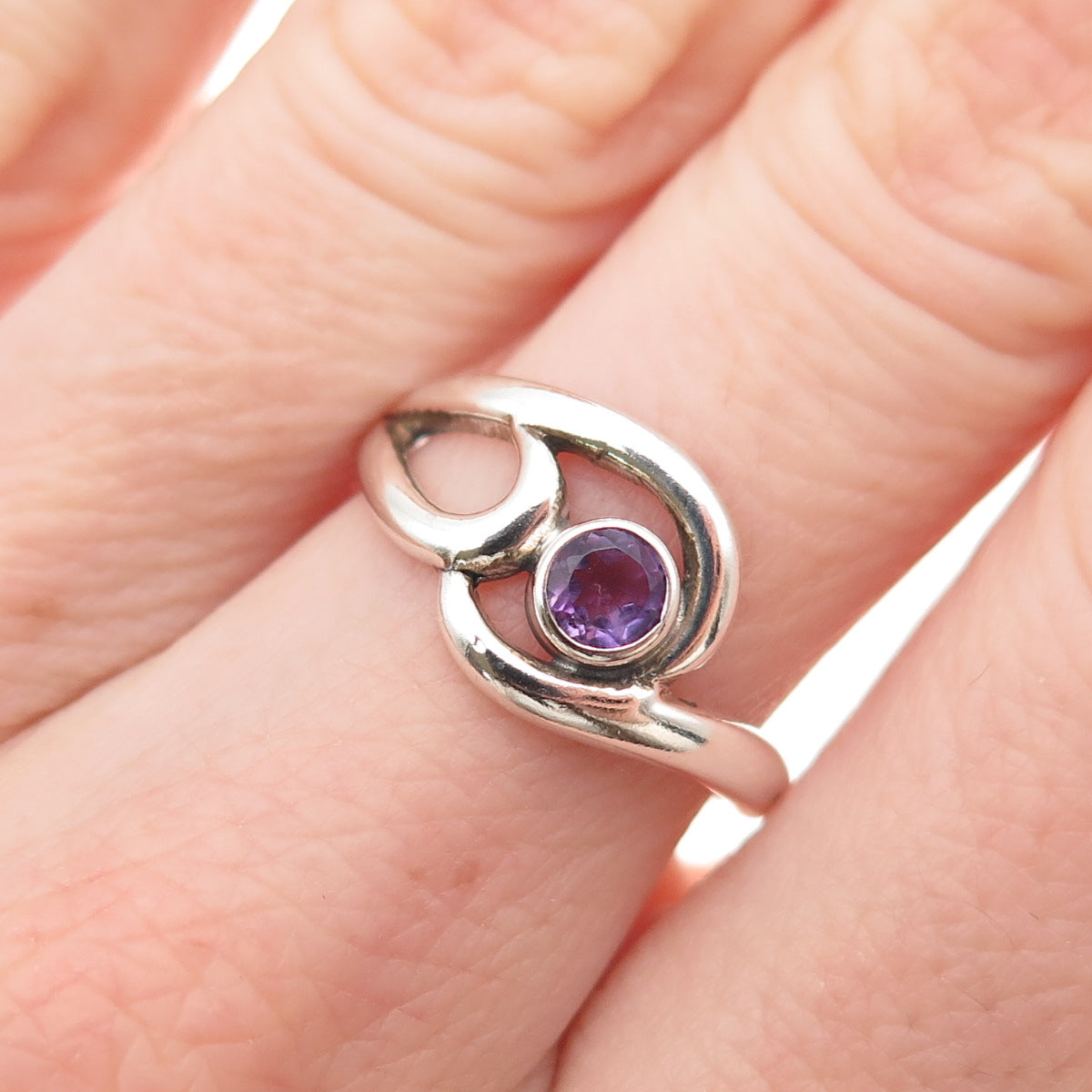 925 Sterling Silver Vintage Real Amethyst Modernist Swirl Ring Size 6.75