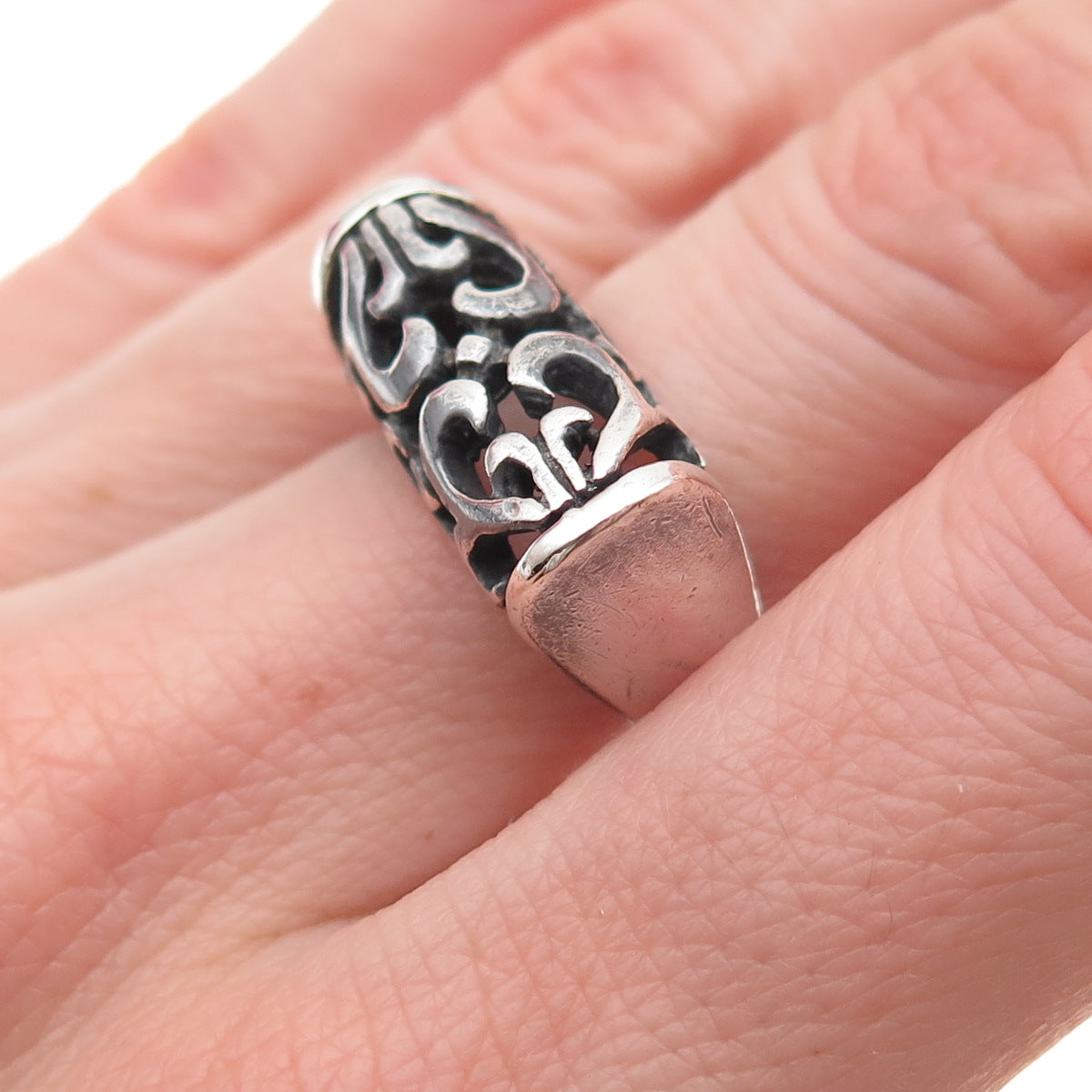 925 Sterling Silver Vintage Modernist Heart Oxidized Ring Size 8