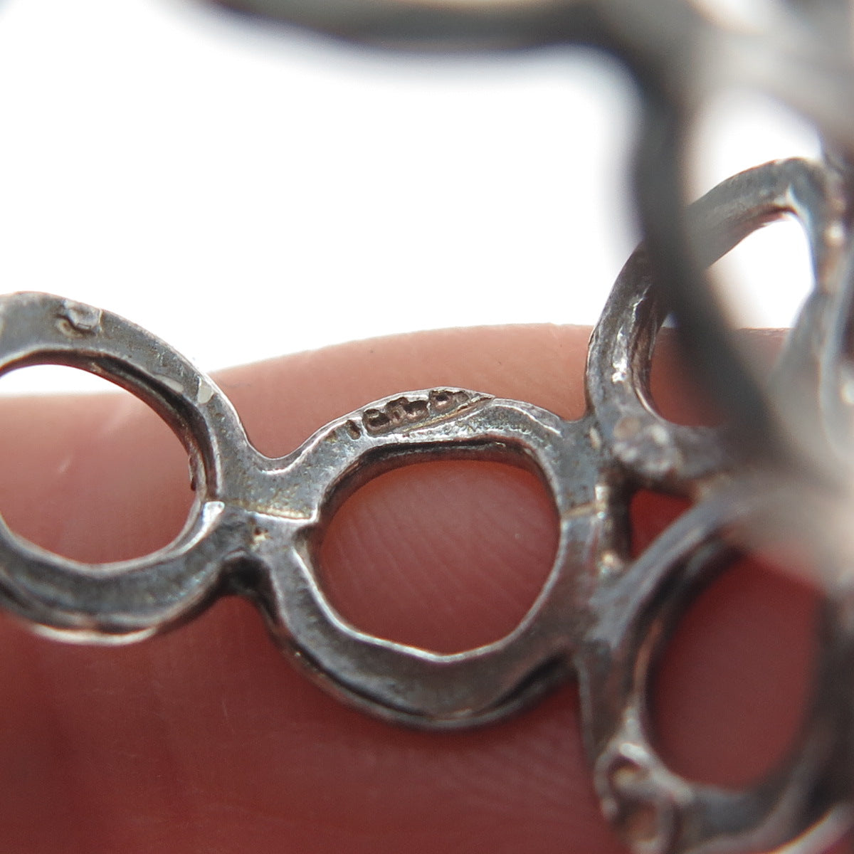 925 Sterling Silver Vintage Hammered Circles Oxidized Ring Size 7.75