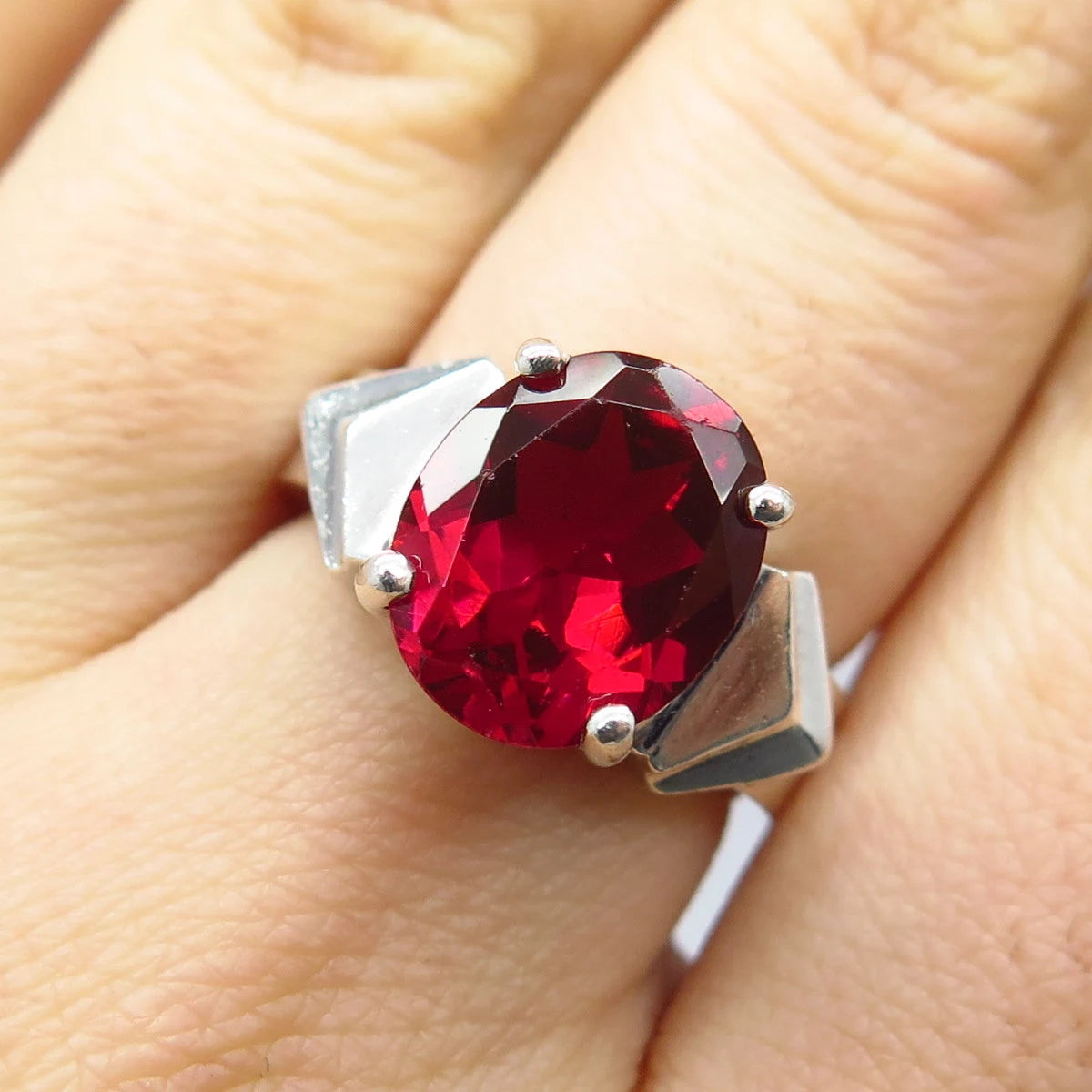 925 Sterling Silver Vintage Red C Z Oval Ring Size 6.75