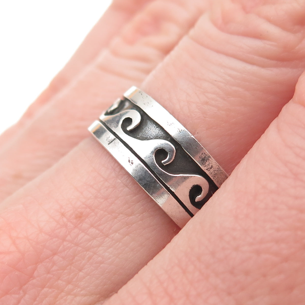 925 Sterling Silver Vintage Viking Wave Oxidized Band Ring Size 7