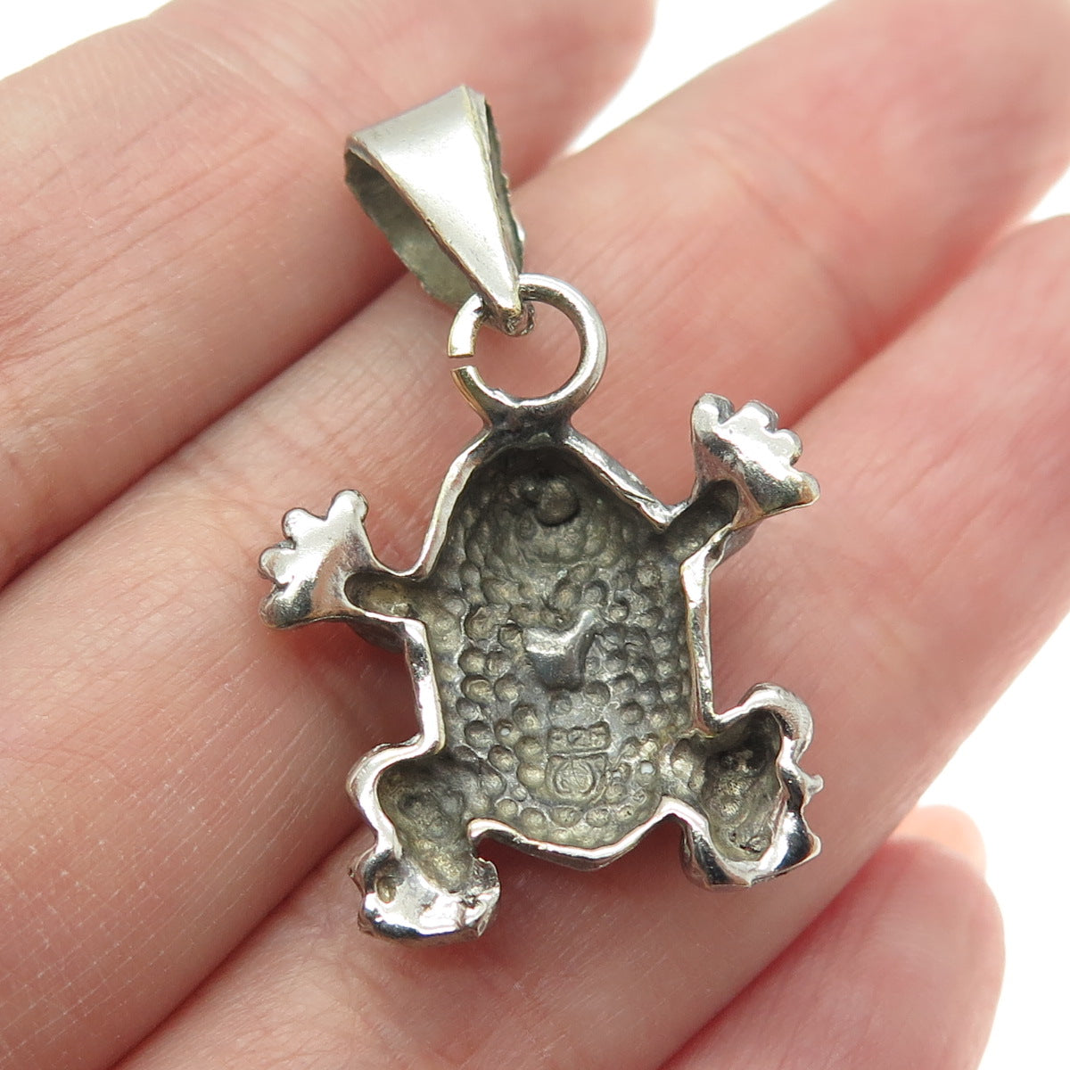 925 Sterling Silver Vintage Real Opal Inlay Frog For Good Luck Oxidized Pendant