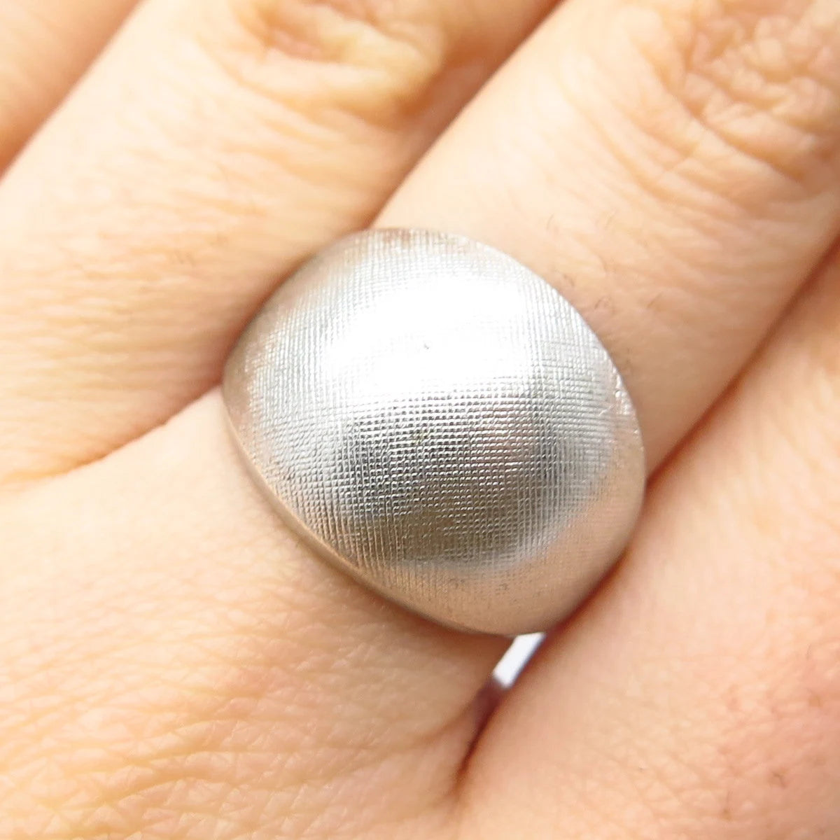 925 Sterling Silver Vintage Vargas Textured Ring Size 7.75
